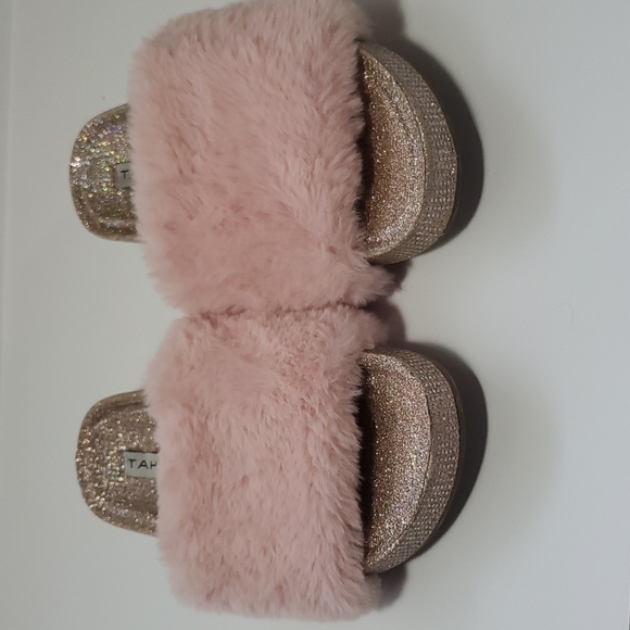 Tahari Slides Size 1 - Picture 2 of 5